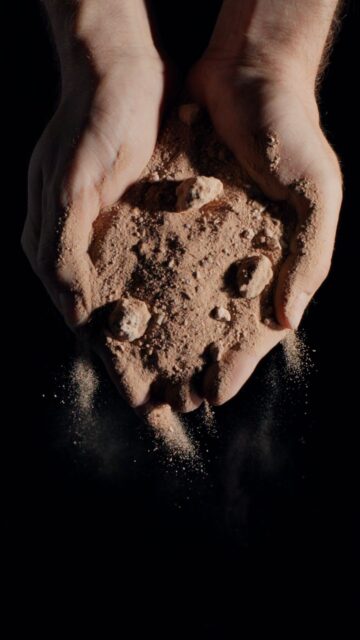 With soil comes soul. Learn exactly how Rioja’s soil shapes the personalities of its wines like no place else.

Get this wine lesson at the free Rioja Wine Academy, using our link in bio.