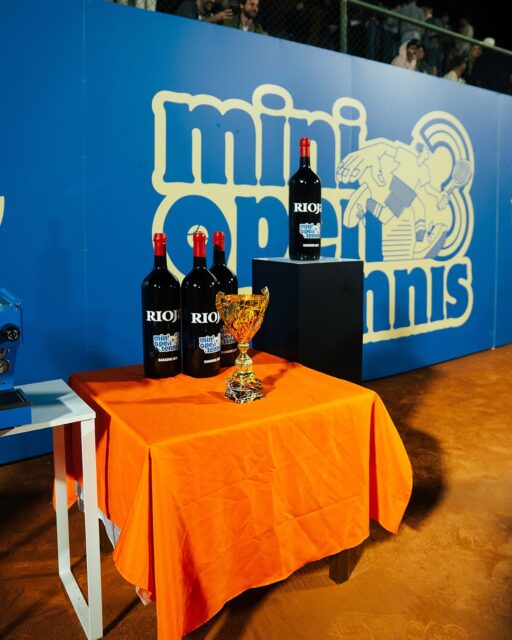 The MINI Open Tennis Madrid served up more than just matches, Rioja took center court! 🎾 🍷

This last weekend, nearly 5,000 guests gathered where sport meets culture, and Rioja was at the heart of it all. From VIP pours to a lively lounge experience, every glass reinforced what it means to connect, celebrate, and share moments that extend far beyond the game.

Good game to everyone and the players!