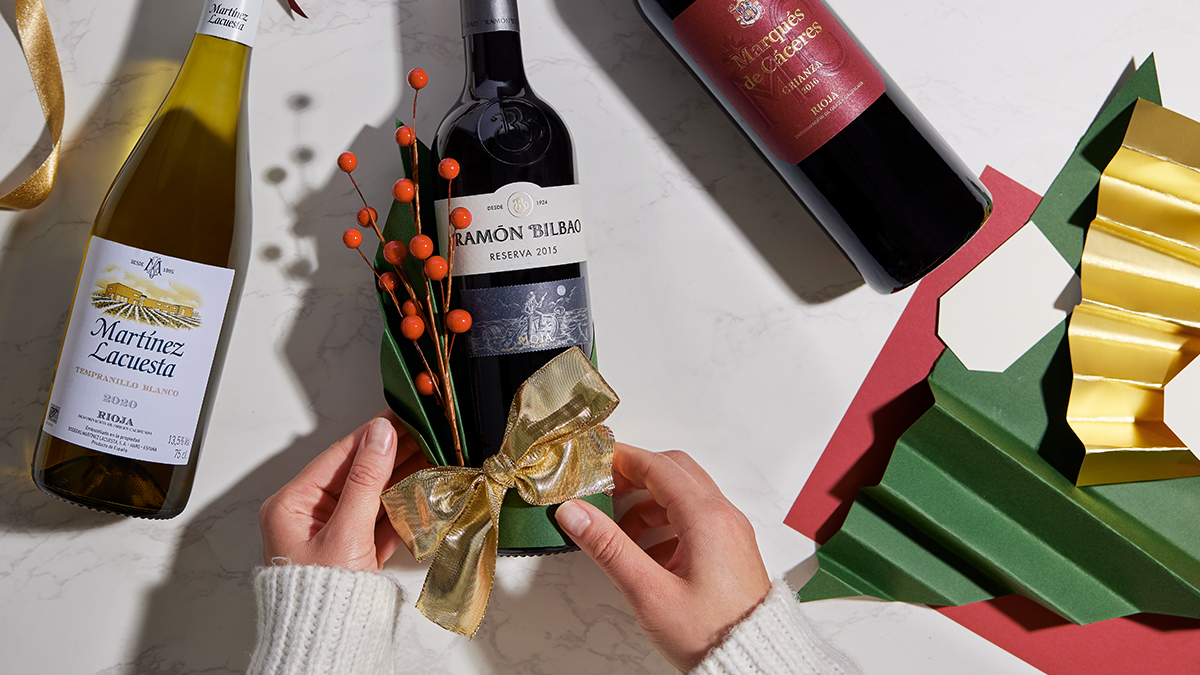 Unwrap Holiday Magic with Rioja Wine: The Ideal Gift for Wine Lovers